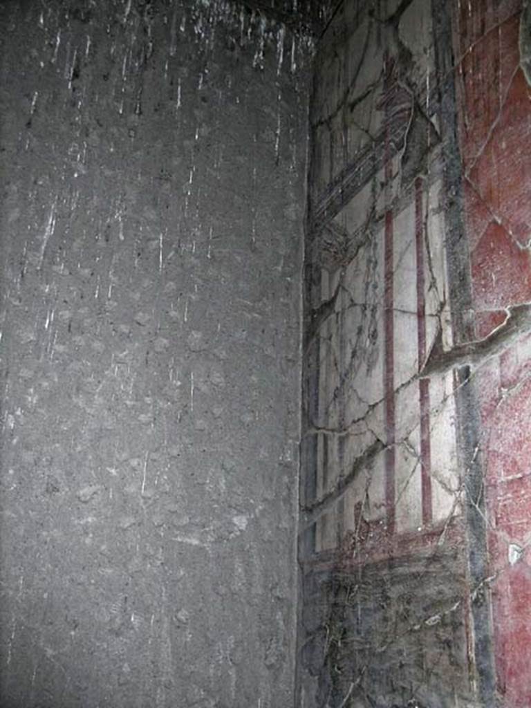 V.14/16, Herculaneum. May 2004. Looking towards south-east corner of room F, aka room 8, on upper floor.
Photo courtesy of Nicolas Monteix.